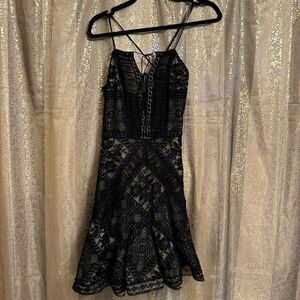 Tadashi Shoji Black Nude Charlize Lace Mini Dress Size 2 NWT Flawed